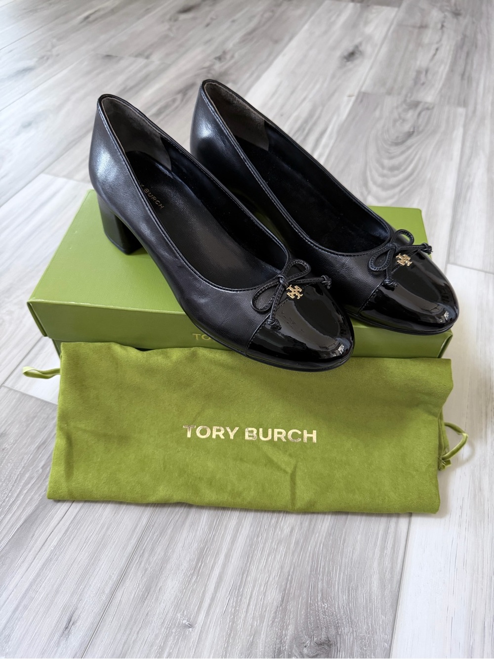 Tory Burch Cap Toe 45mm Black Leather Bow Pumps Heels Women’s 7